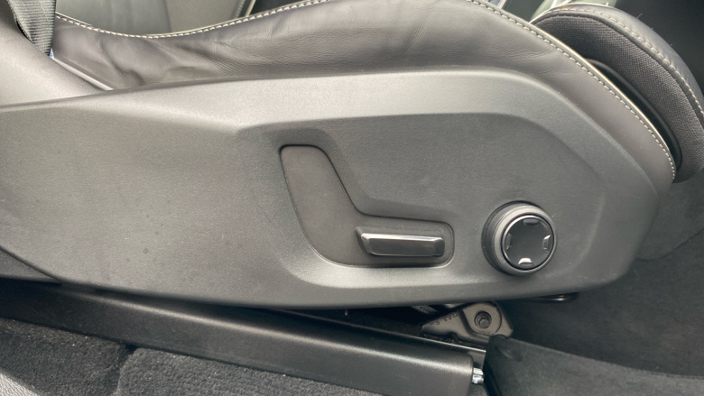 Volvo Xc60 2.0 B5P R DESIGN 5dr AWD Geartronic Petrol Estate